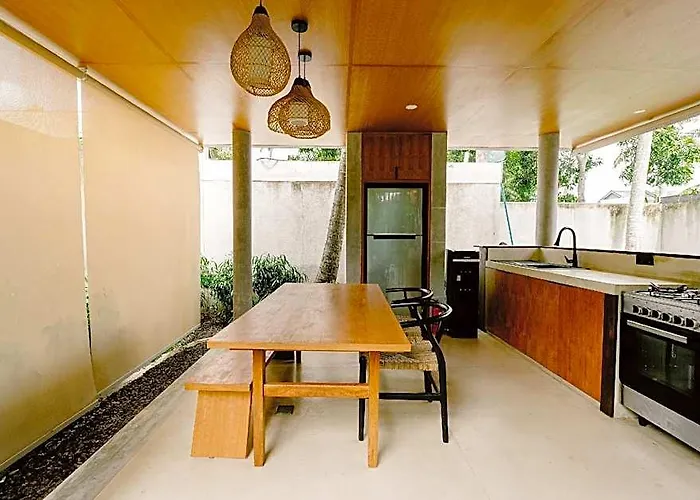 Rumah Amadangi Kedungu BALI